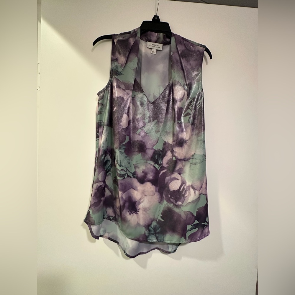 Tahari top